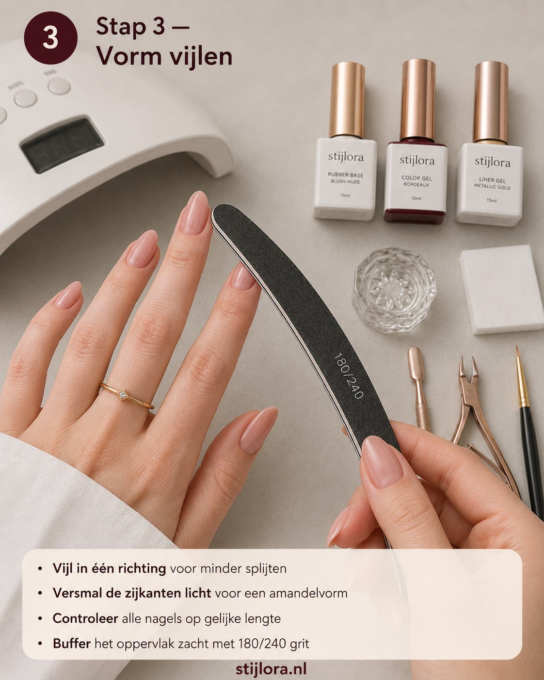 Amandelvormige nagels vijlen met korrel 180/240 als basis voor het bordeaux nailart design