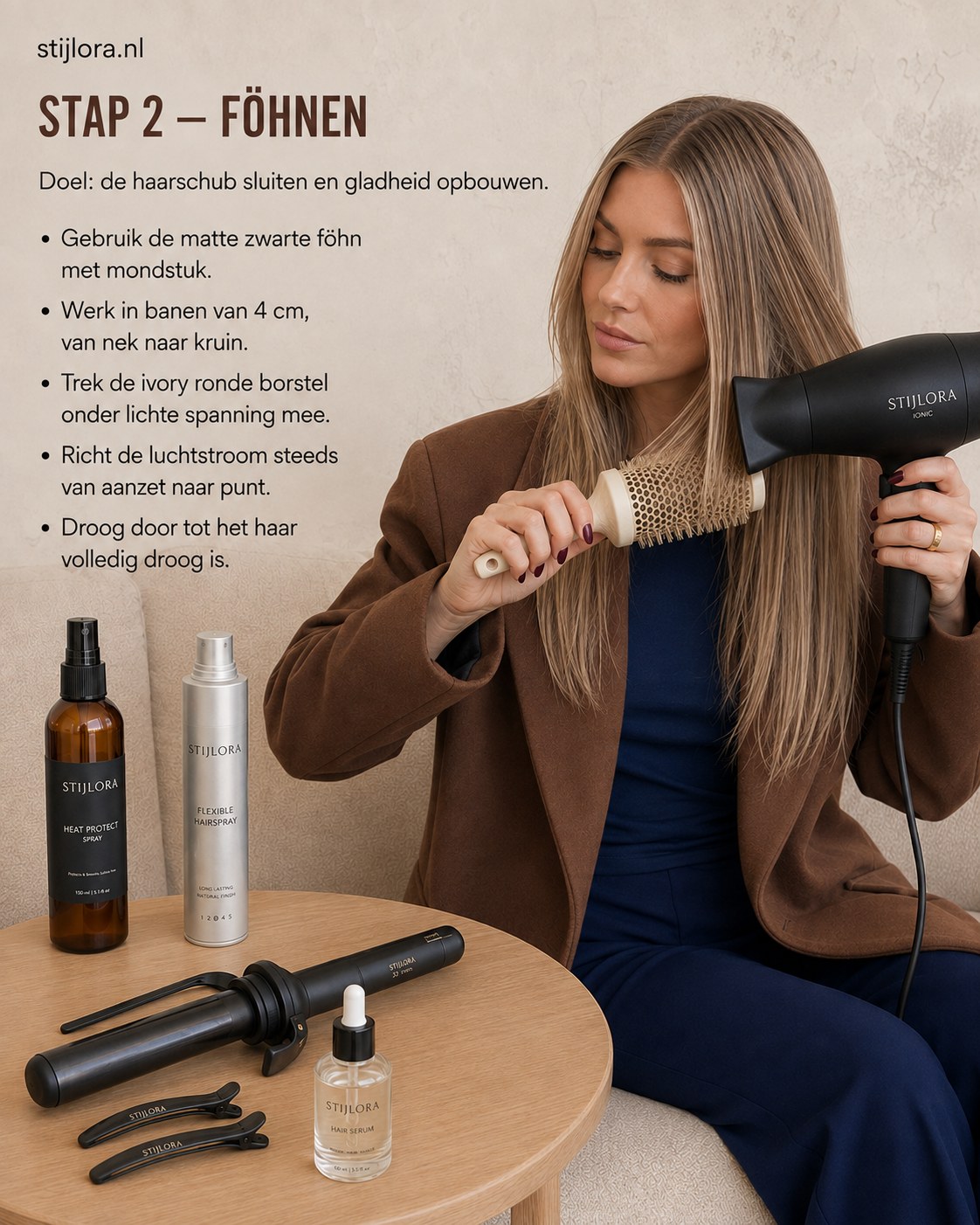 Haar föhnen met zwarte föhn en ronde borstel als basis voor champagne blonde balayage golvend haar