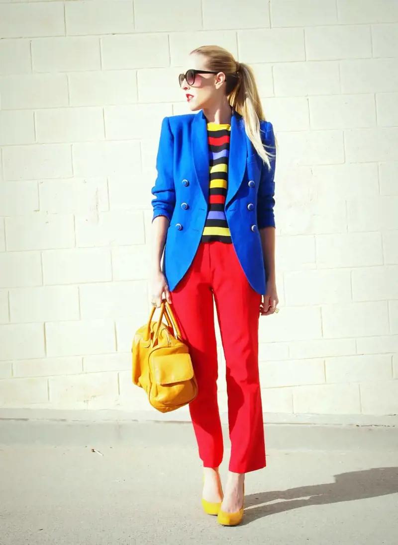Contrasterende kleuren outfit