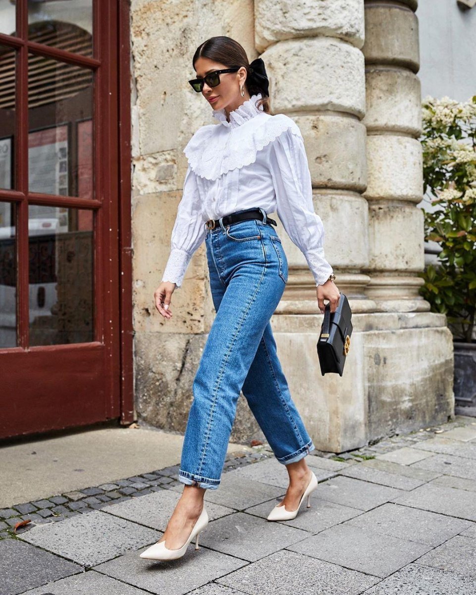 Blouse met jeans en elegante hakken