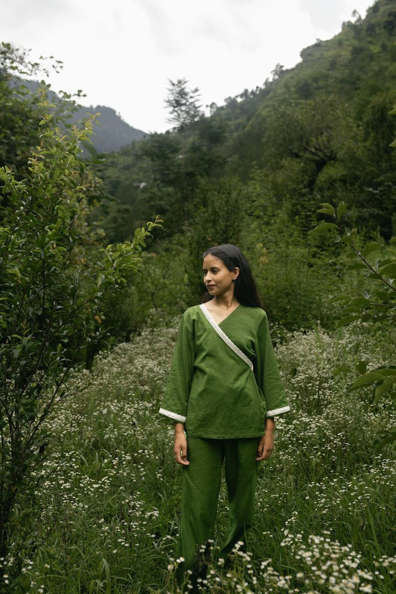 Groene kleding natuurlijke tinten