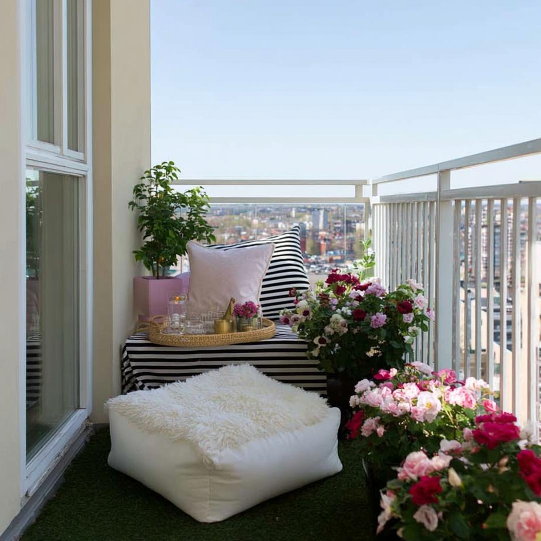 Zwart Wit Gestreepte Bank Bloemen