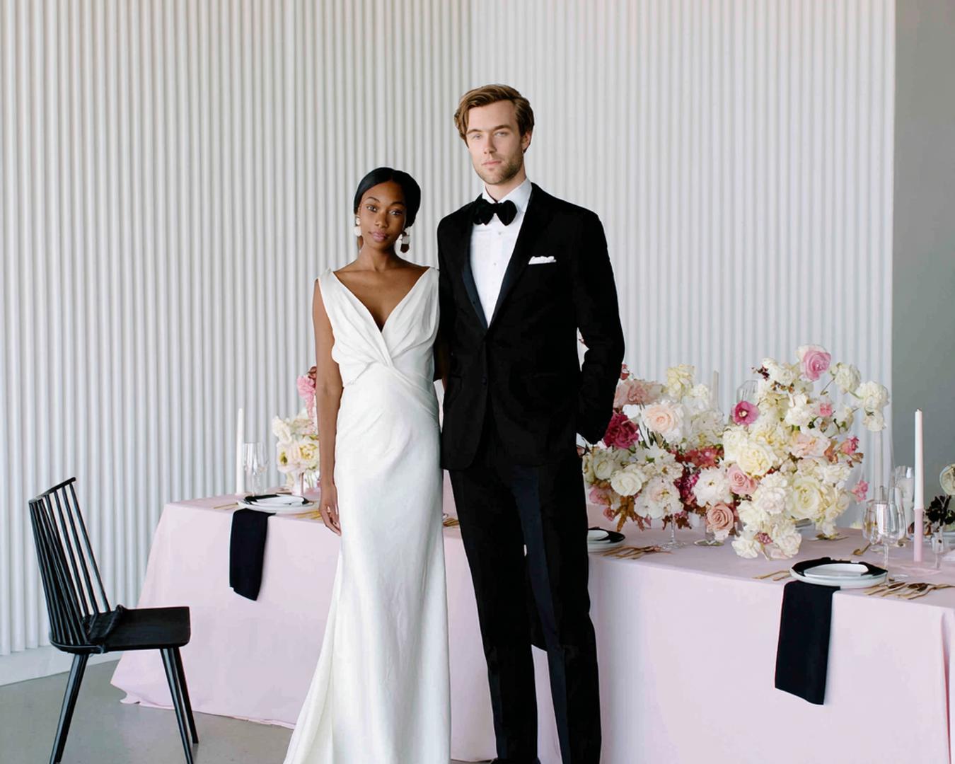 Zwarte Smoking En Roze Bloemen