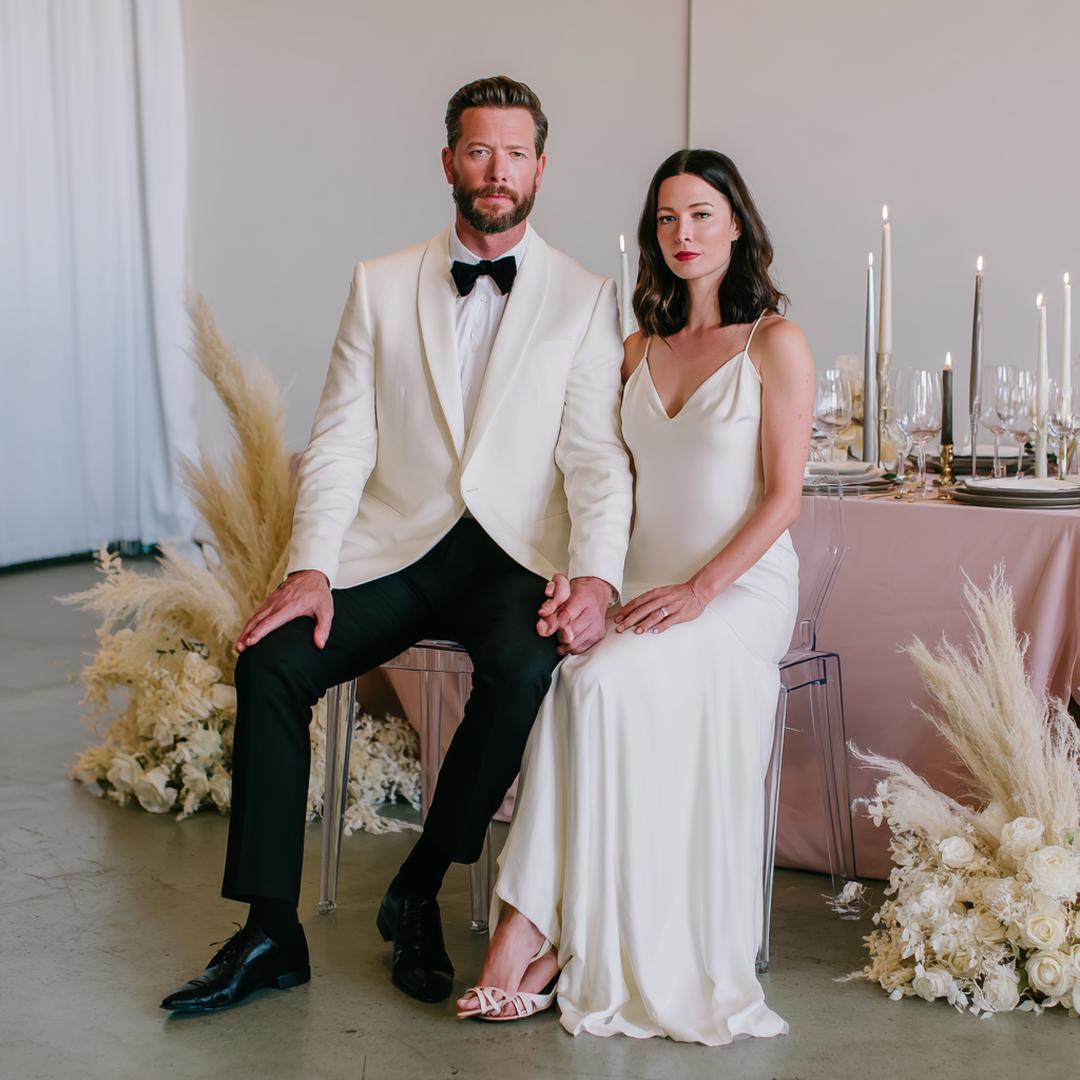 Witte Smoking En Pampasgras