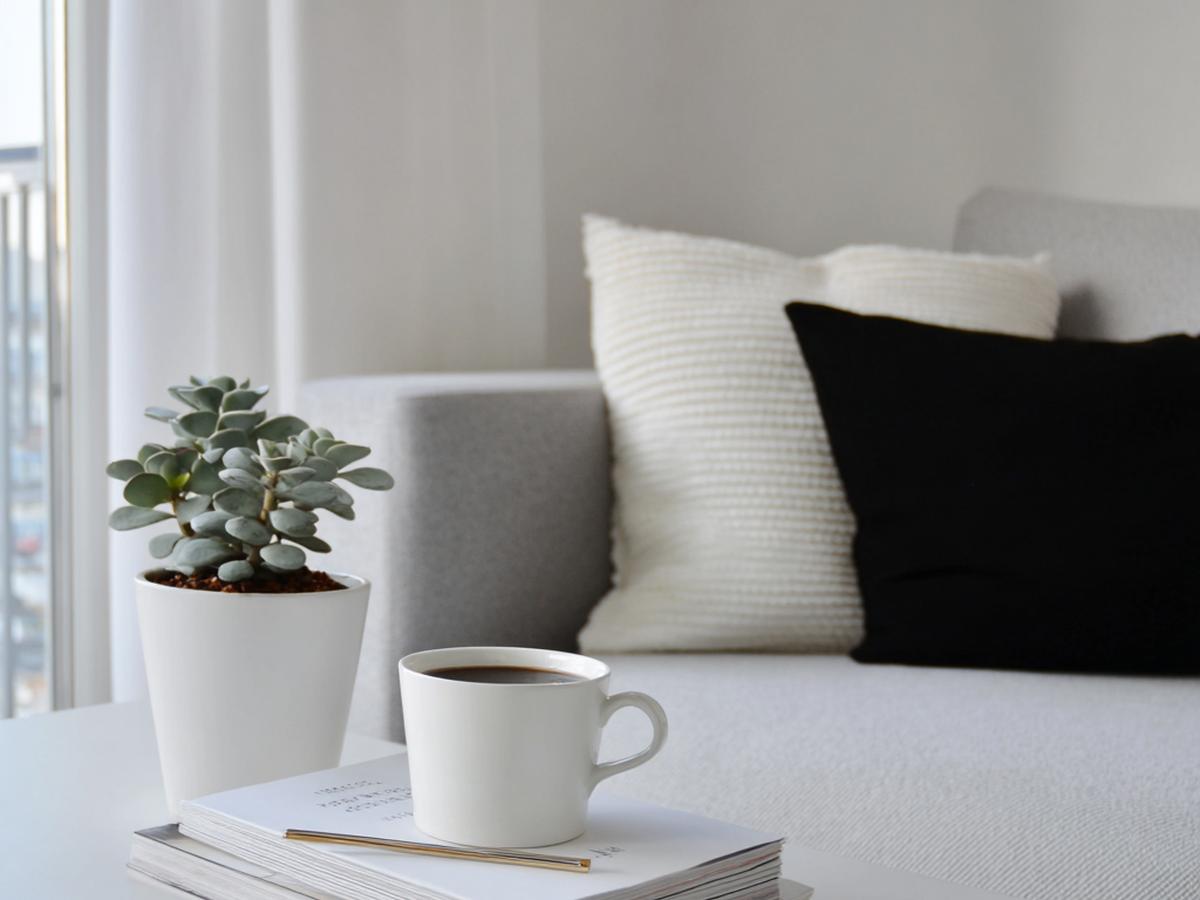 Kop Koffie Op Tijdschriften