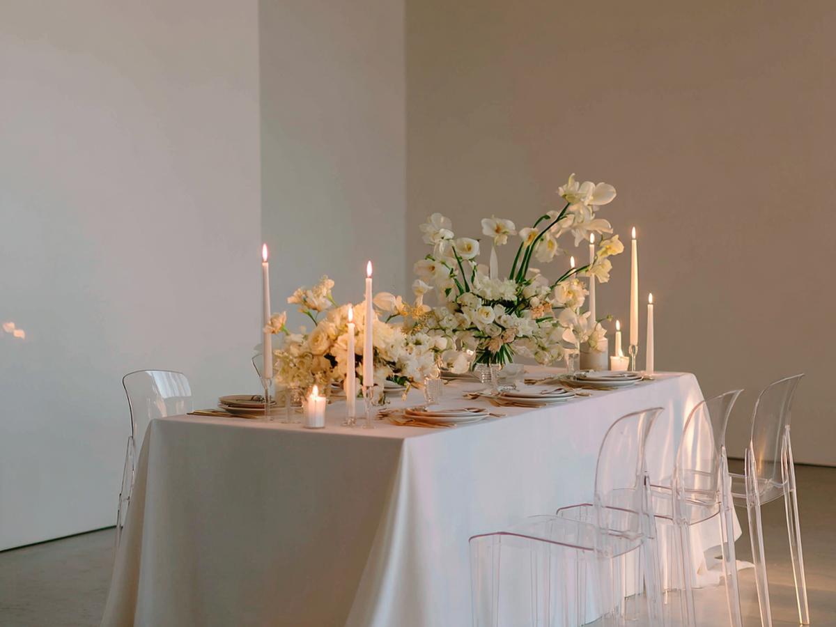 Witte Tafel Kaarsen Transparante Stoelen