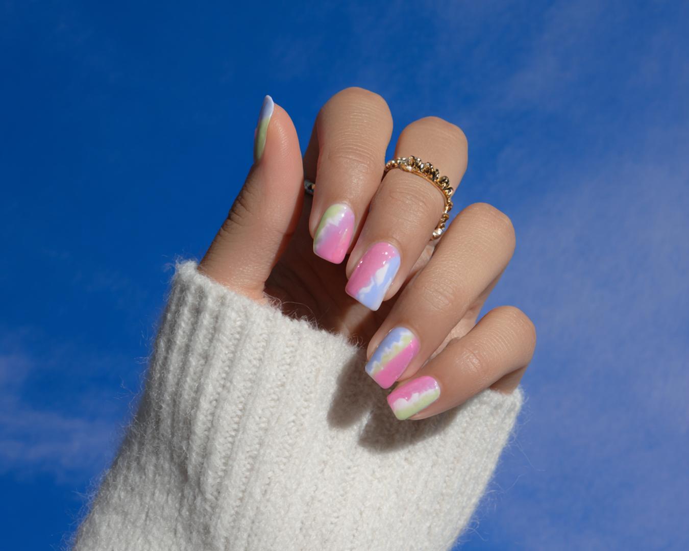 Pastel Wolkenverloop Op Nagels