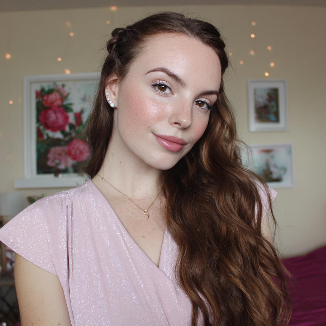 Ros&eacute; Wangen Sproeten Lichte Glans