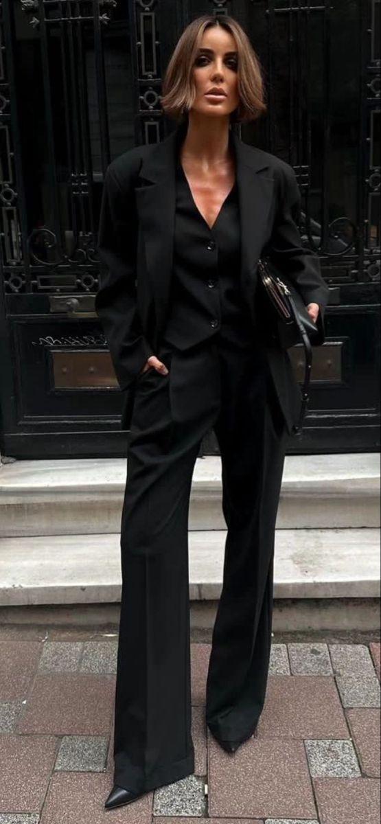 Monochrome dames outfit stijlvol