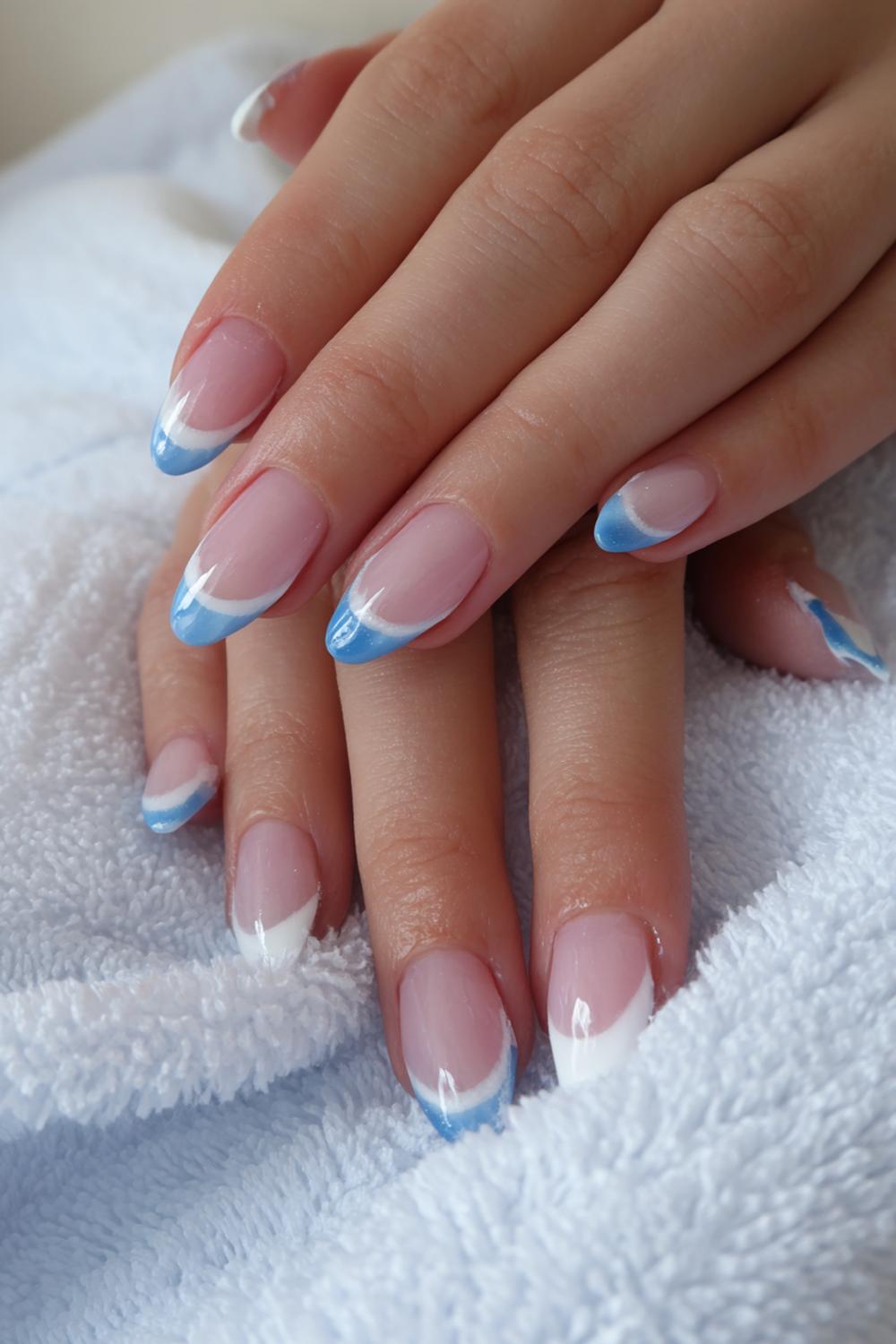 16. Nail art 2026 dubbele french in ijsblauw en wit