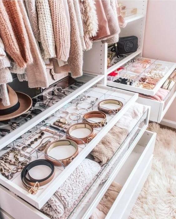 Geordende kledingaccessoires