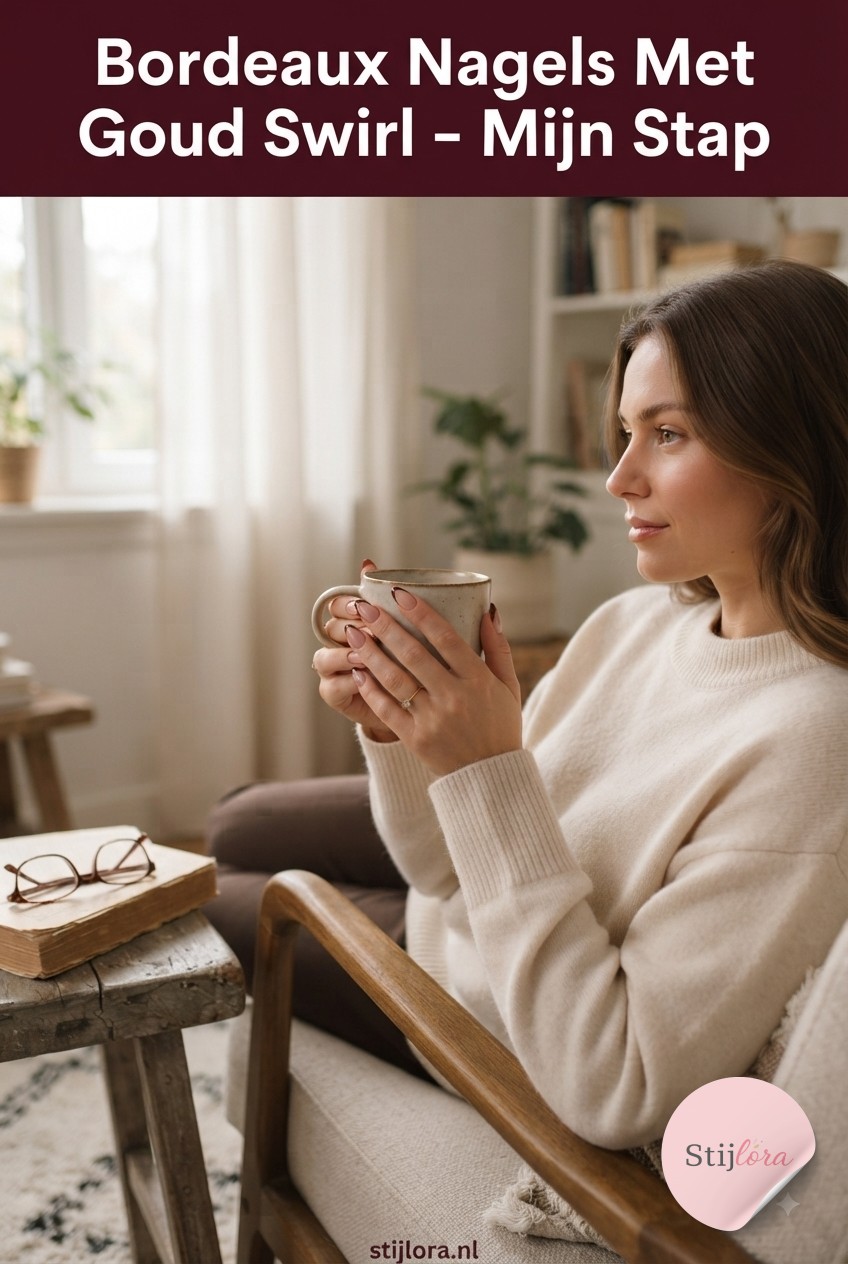 Bordeaux Nagels Met Goud Swirl - Mijn Stap - Voor - Stap