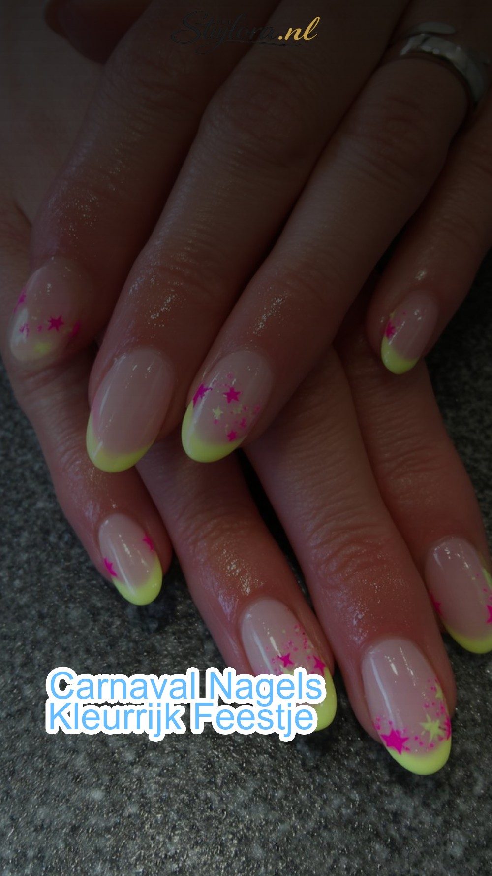 Carnaval Nagels Kleurrijk Feestje