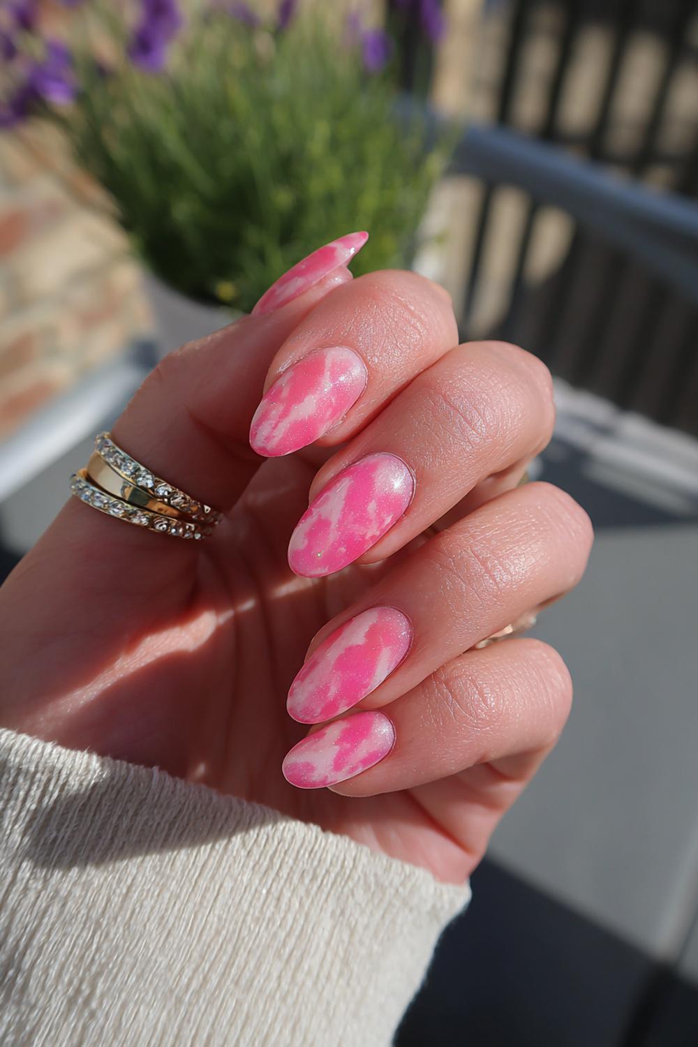 11. Spring nails met roze jelly look en glasachtige diepte