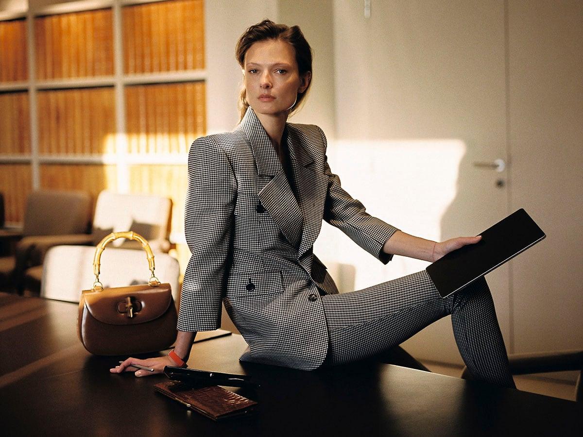 Dames werkoutfit met accessoires
