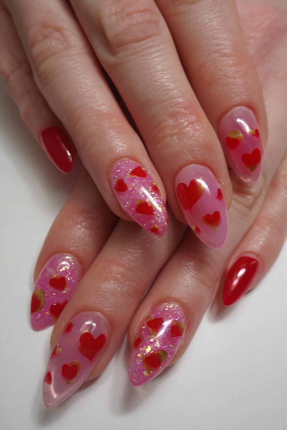 12. Valentines nails met dieprode jelly en glasglans