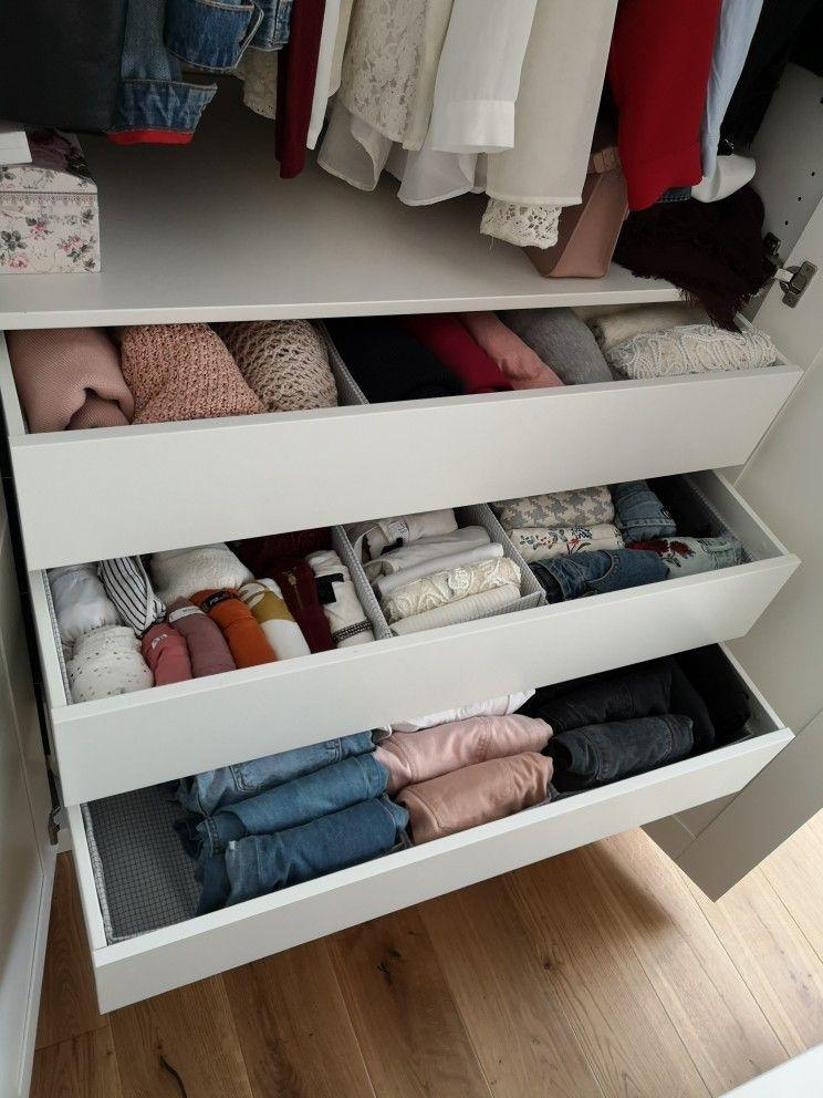 Netjes gevouwen kledinglade