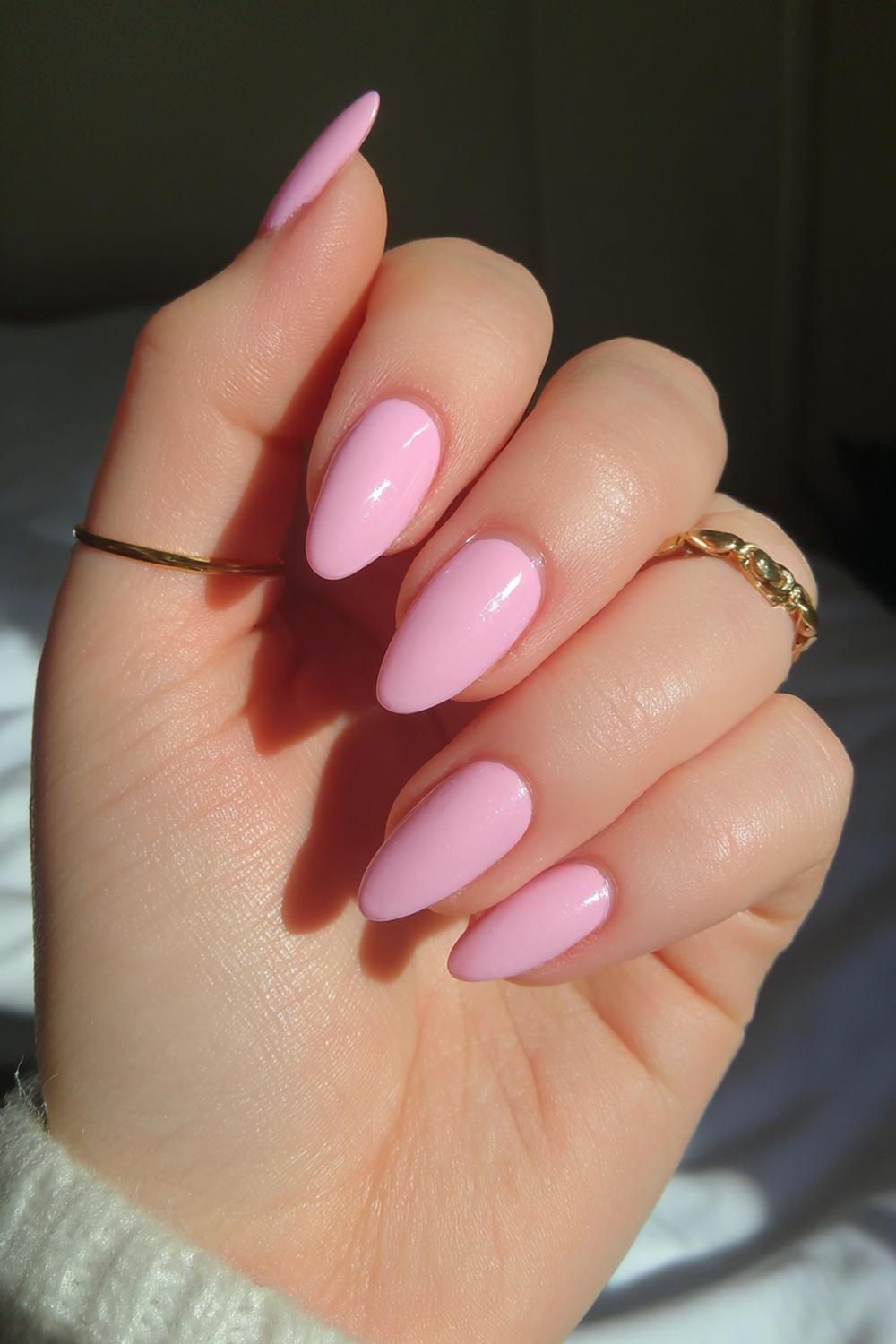 13. Wiosenne paznokcie in babyroze met glanzende ‘glazed’ finish