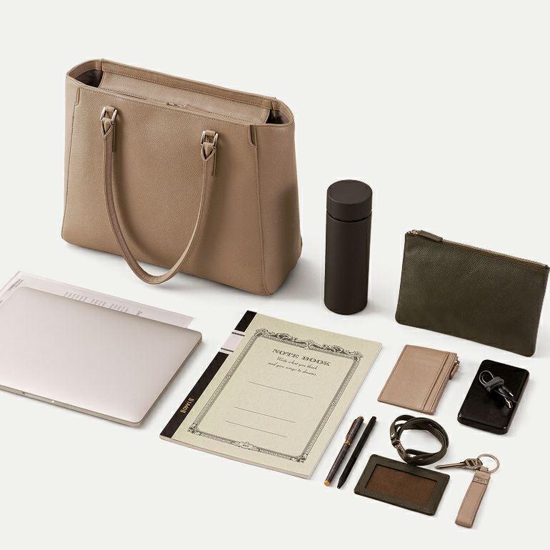 Zakelijke tas met verfijnde accessoires